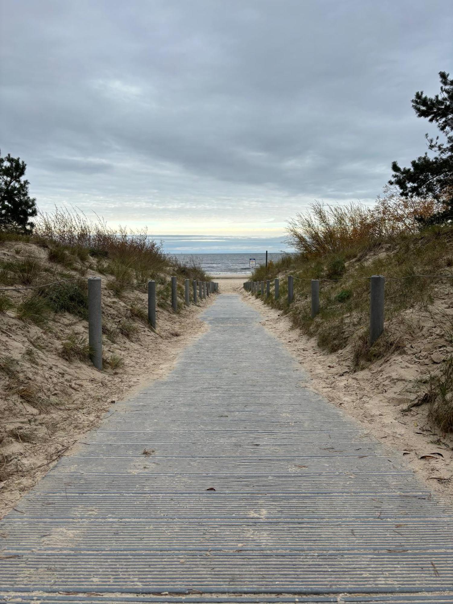 The Breeze Aparthotel Heringsdorf  Luaran gambar The boardwalk at the beach